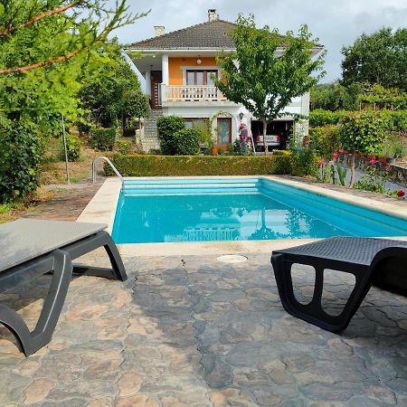 Villa Con Piscina En Panton Ribeira Sacra Galicia Ideal Para Familias Luaran gambar