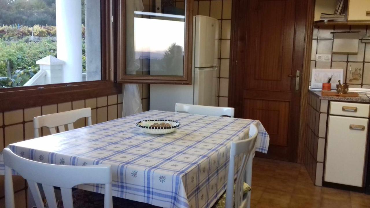 Villa Con Piscina En Panton Ribeira Sacra Galicia Ideal Para Familias Luaran gambar