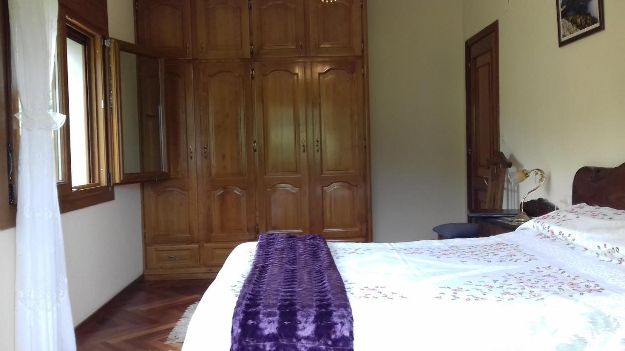 Villa Con Piscina En Panton Ribeira Sacra Galicia Ideal Para Familias Luaran gambar